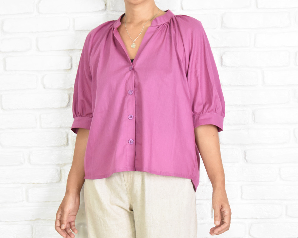 ふんわり袖のスキッパーブラウス