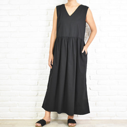 【再販】コットン素材のVネックワンピース　ブラック　ジャンパースカート 6枚目の画像