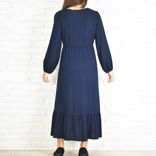 美品 ニジュウサンク Vネックワンピース 44（LL）大きいサイズ ネイビー系 ニジュウサンク Vネックワンピース 44 /LL 大きいサイズ