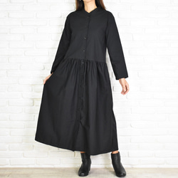 棉質立領縮褶長袖連衣裙 &lt;黑色&gt; 第3張的照片