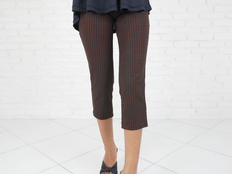 驚きの穿き心地！ギンガムチェック柄スキニーストレートストレッチショートパンツ　＜ブラウン＞