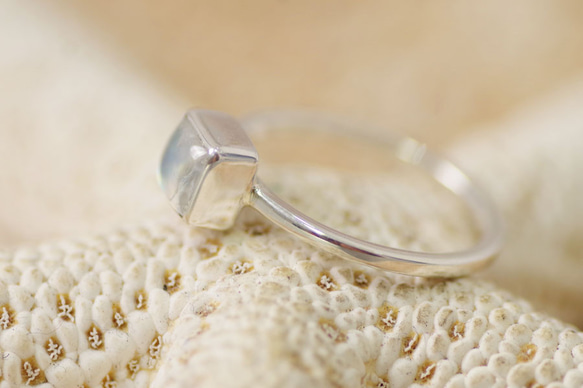 [天然石環]銀戒指大小的白色拉長的11問題 第4張的照片