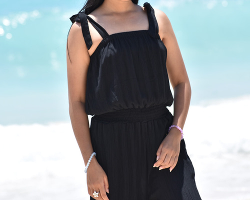 リボンジャンプスーツ　新品 大人のリゾートスタイルに。涼やかブラックのリボンキャミジャンプ