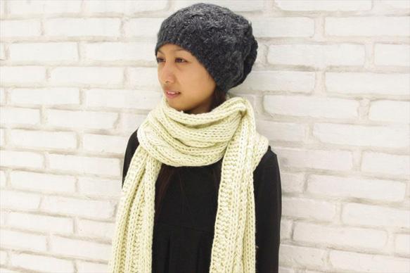 モコモコが可愛い手編みマフラー ＜オフホワイト＞ マフラー