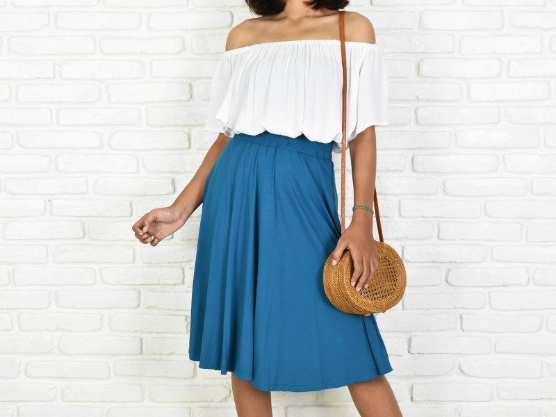 キレイ色！ストレッチ素材のフレアスカート　＜エメラルドブルー＞ 4,897円