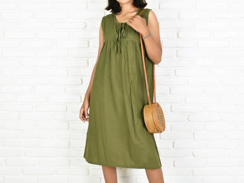 ノースリーブリボンワンピース　＜オリーブ＞