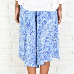 涼爽的蠟染芙蓉花圖案的褲子&lt;藍色&gt; 第4張的照片