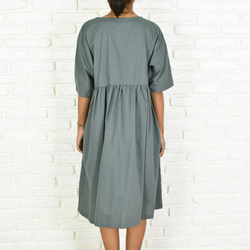 棉質簡單聚集連衣裙&lt;灰色&gt; 第5張的照片