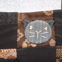 和布で創る小さなポシェット（市松接ぎの猫２） 4枚目の画像