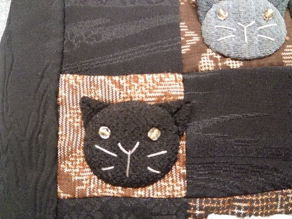 和布で創る小さなポシェット（市松接ぎの猫２） 5枚目の画像