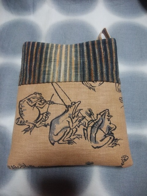 タイの手織り木綿と鳥獣戯画の小さなポシェット 1枚目の画像