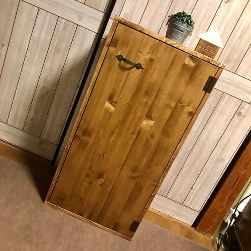 天然無垢材】スタイリッシュ片開きキャビネット シェルフ 収納棚