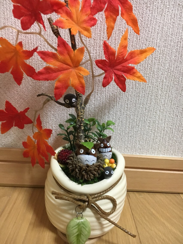 どんぐり人形紅葉飾り【白】 2枚目の画像