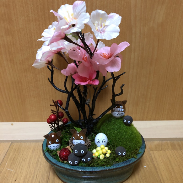 どんぐり人形桜の花飾り【置物】 1枚目の画像