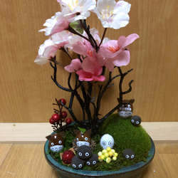 どんぐり人形桜の花飾り【置物】 2枚目の画像