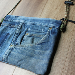 《送料無料》リメイクデニムサコッシュバッグ　remake denim sacoche (pocket) 4枚目の画像