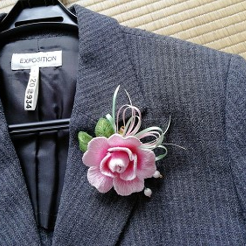 ピンクの薔薇（立体刺繍）の2wayコサージュ コサージュ きい