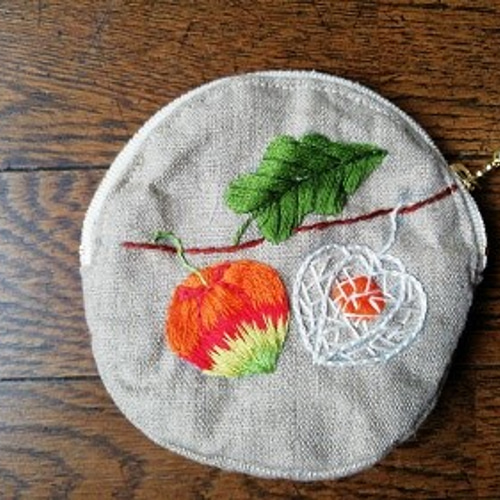 NGAOS 刺繍花柄ラウンドポーチ NGAOS 刺繍花柄ラウンドポーチ - メルカリ