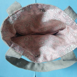 ビオラ刺繍のミニバッグ(スナップボタン付) 3枚目の画像