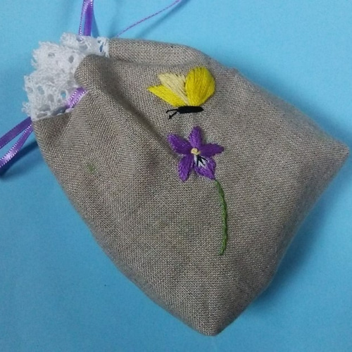 手刺繍まぁるい巾着ポーチ　ハーフリネン　和柄　すみれ 0_5c3c87bf53c09e461944b105b626