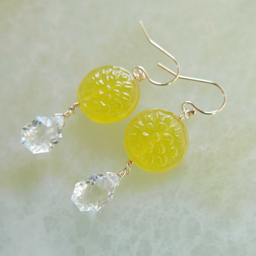 14kgfバイカラーイエローオニキスカービングピアス/イヤリング