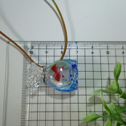 優しく香る♡金魚のお持ち帰り袋　ガラスのアロマペンダント 3枚目の画像