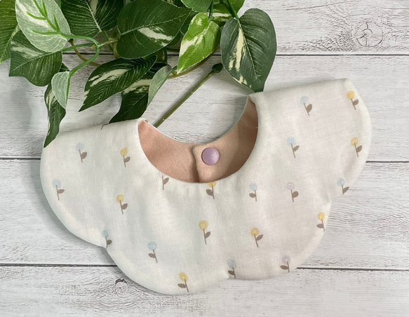 ♡淡色小花のふかふか花びら&まんまるスタイ♡ No.1♡淡い小花の