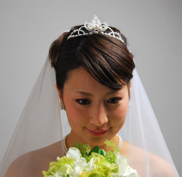 ビーズティアラ＊花嫁様用ウェディングアクセサリー♡存在感のある可愛いキメの細かいヘッドドレス＊日本製【ba-100】 1枚目の画像