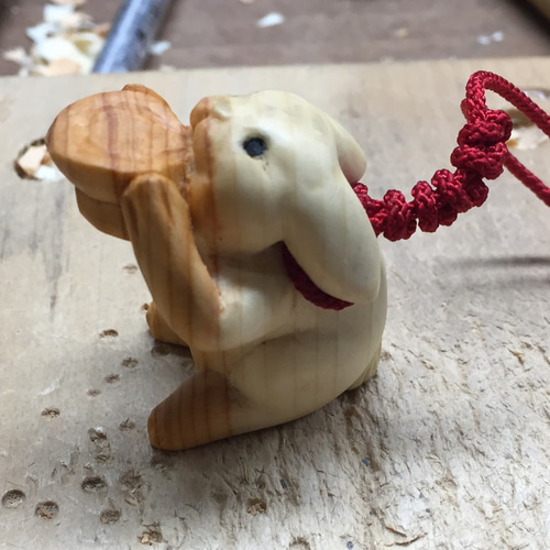 木彫り 根付 呑兵衛うさぎ 受注製作 その他置物 木彫り nao 通販