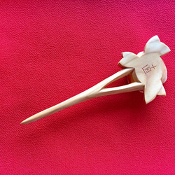 椿の花のかんざし&野うさぎの帯留めセット  冬支度ハンドメイド2021 3枚目の画像