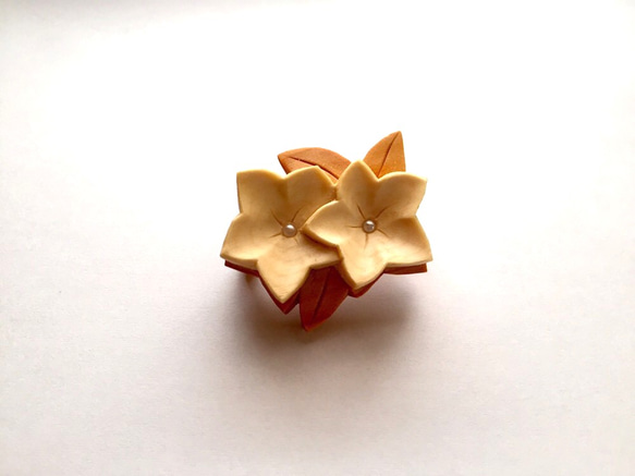お花のブローチ 数量限定】紙のお花のブローチ・タイプA 小箱付き / 全9色