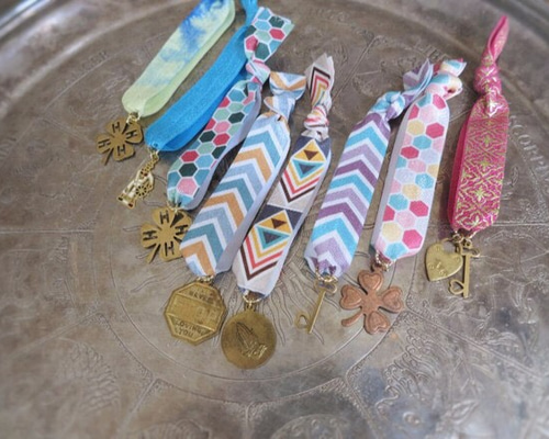 【国内発送】★ReadyMade★HAIR TIE ヘアタイ ブレスレット Hair ties - Etsy 日本