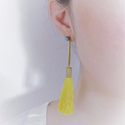 シルクタッセルロングピアス マスタード tassel pierced earrings <PETS-2YL> 3枚目の画像