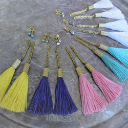 シルクタッセルロングピアス マスタード tassel pierced earrings <PETS-2YL> 8枚目の画像