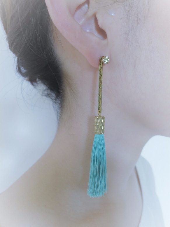 シルクタッセルロングピアス ターコイズ tassel pierced earrings <PETS-4GR> 1枚目の画像