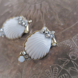 ホワイトシェルイヤリング vintage earrings white shell <ER-shwht2> 1枚目の画像