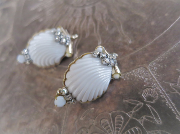 ホワイトシェルイヤリング vintage earrings white shell <ER-shwht2> 1枚目の画像