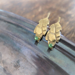 アンティーク タイニーリーフピアス ペリドット pierced earrings leaf <PE-LF2> 1枚目の画像