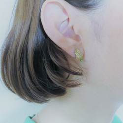 アンティーク タイニーリーフピアス ペリドット pierced earrings leaf <PE-LF2> 3枚目の画像