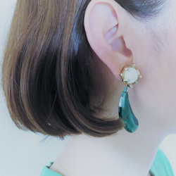 スワロフスキードロップイヤリング　vintage crystal earrings <ER-SWGR> 2枚目の画像