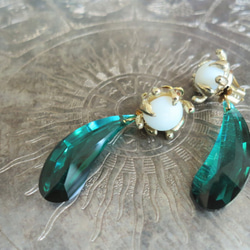 スワロフスキードロップイヤリング　vintage crystal earrings <ER-SWGR> 3枚目の画像
