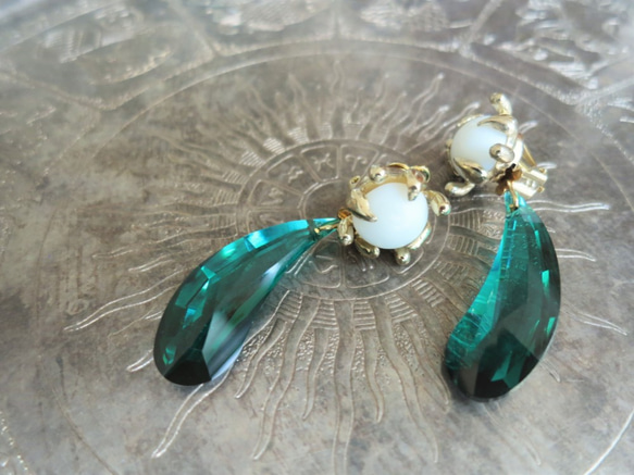 スワロフスキードロップイヤリング　vintage crystal earrings <ER-SWGR> 3枚目の画像