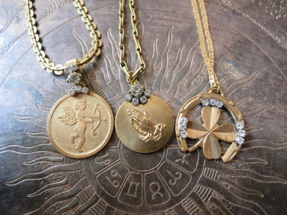 幸運護身符項鍊四葉草和馬蹄鐵復古項鍊飾物<NE4-1219> 第4張的照片