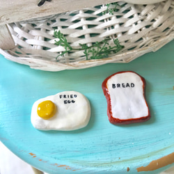 目玉焼きと食パンの箸置き☺︎ 2枚目の画像
