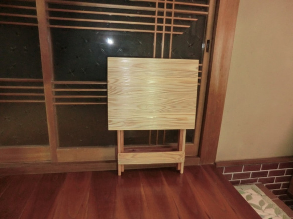 杉折りたたみテーブル（奥行き40cm、高さ60cm、幅50cm） 4枚目の画像