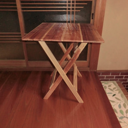 杉折りたたみテーブル(幅70cm、奥行き60cm、高さ70cm) 2枚目の画像