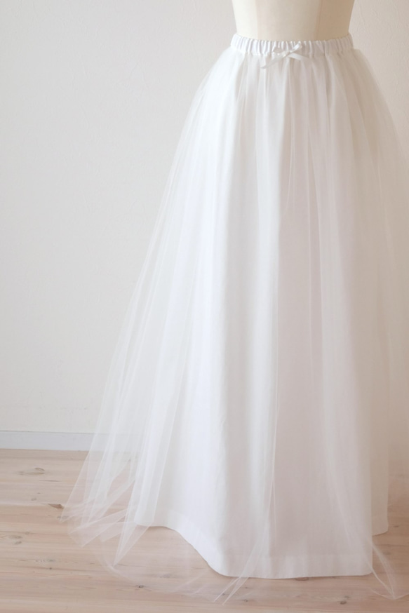 ホワイトデニムとチュールのウエディングドレス 4枚目の画像
