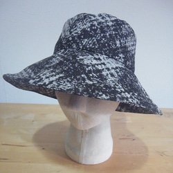 sold out 黒白の大きいツバの帽子 1枚目の画像