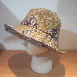 更紗柄のツバ大きな帽子 3枚目の画像
