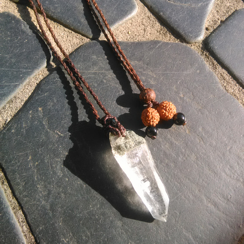 ガネッシュヒマール産】ヒマラヤ水晶の天然石マクラメペンダント[PEN